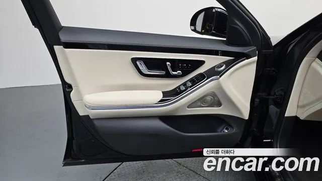 Mercedes-Benz S-Class — Фото автомобиля 20