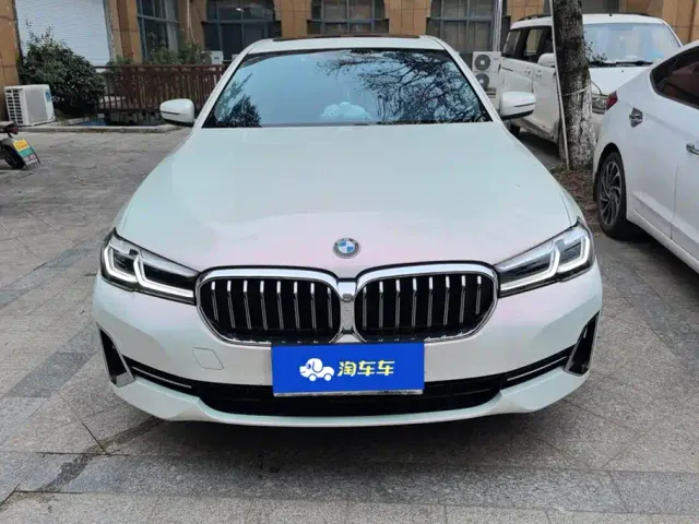 BMW 5 Series — Фото автомобиля 2