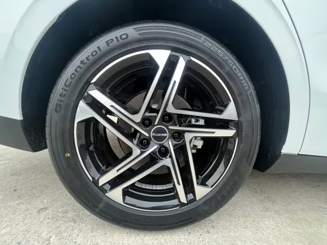 Roewe D7 — Фото автомобиля 17