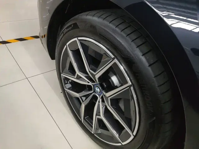 BMW i5 — Фото автомобиля 22