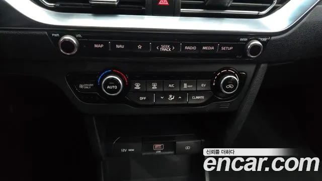 Kia Niro — Фото автомобиля 16