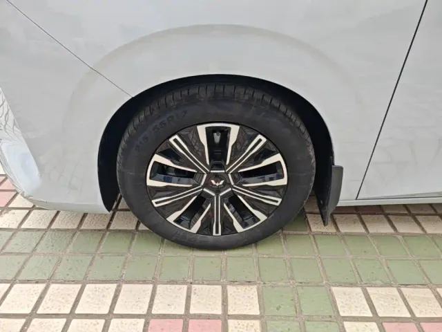 Wuling Starlight 730 — Фото автомобиля 22