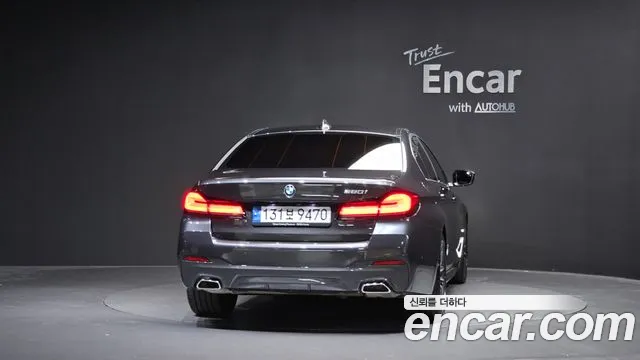 BMW 5-Series — Фото автомобиля 4