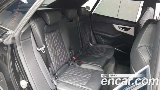 Audi Q8 50 TDI quattro Premium — Фото автомобиля 11