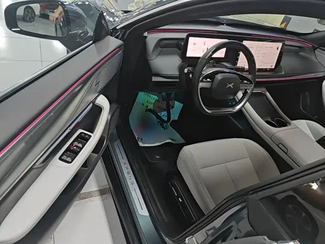 Xpeng P7 — Фото автомобиля 15