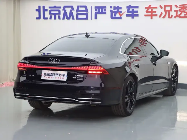 Audi A7L — Фото автомобиля 21