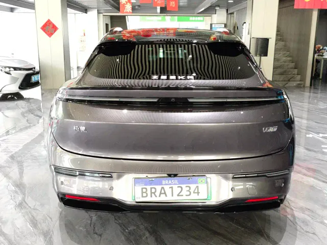 Zeekr 007 GT — Фото автомобиля 6
