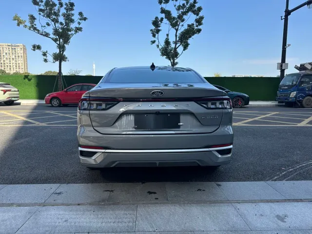 Ford Mondeo — Фото автомобиля 6