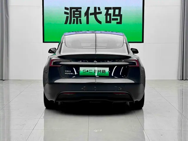 Tesla Model 3 — Фото автомобиля 14