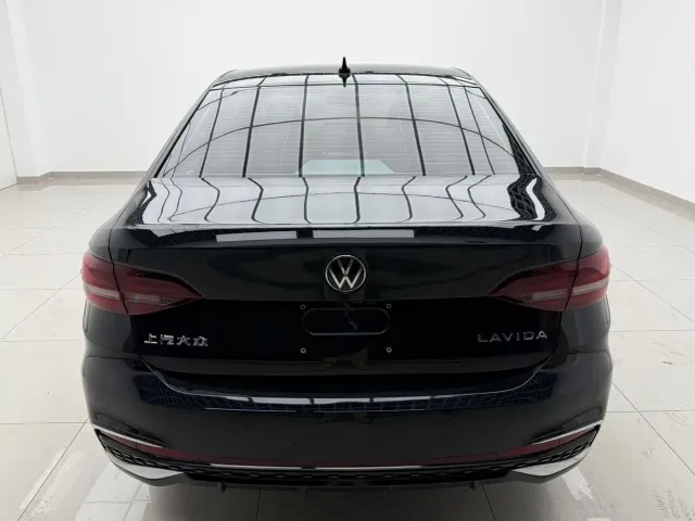 Volkswagen Lavida — Фото автомобиля 4