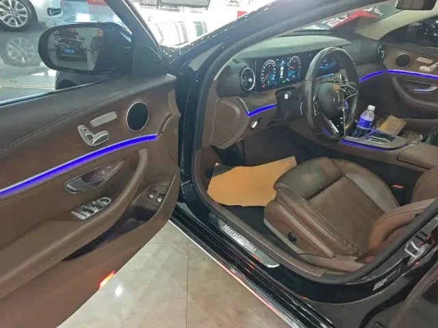 Mercedes-Benz E-Class — Фото автомобиля 15