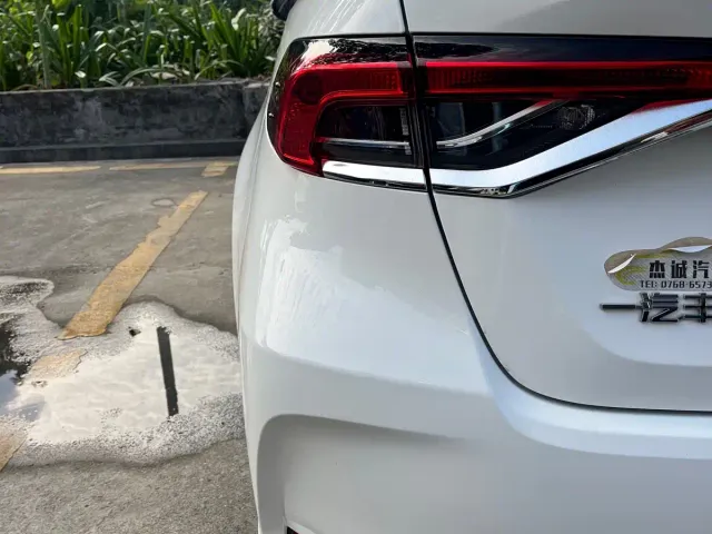 Toyota Corolla — Фото автомобиля 16