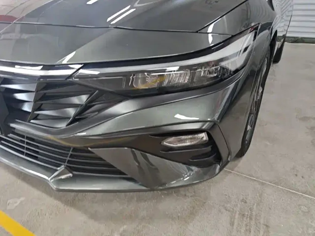 Hyundai Elantra — Фото автомобиля 23