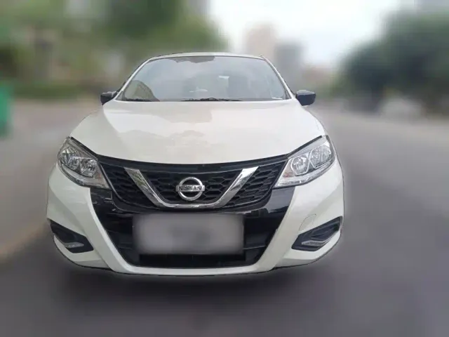 Nissan Tiida — Фото автомобиля 22