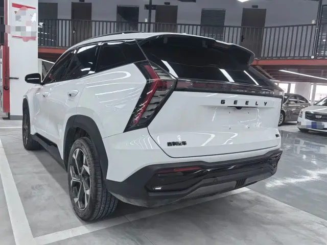 Geely Boyue L — Фото автомобиля 18