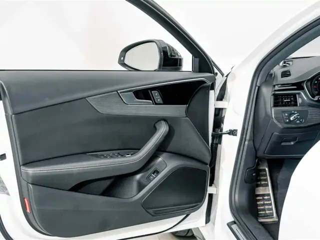 Audi A4L — Фото автомобиля 15