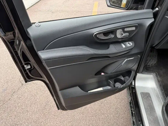 Mercedes-Benz V-Class — Фото автомобиля 6