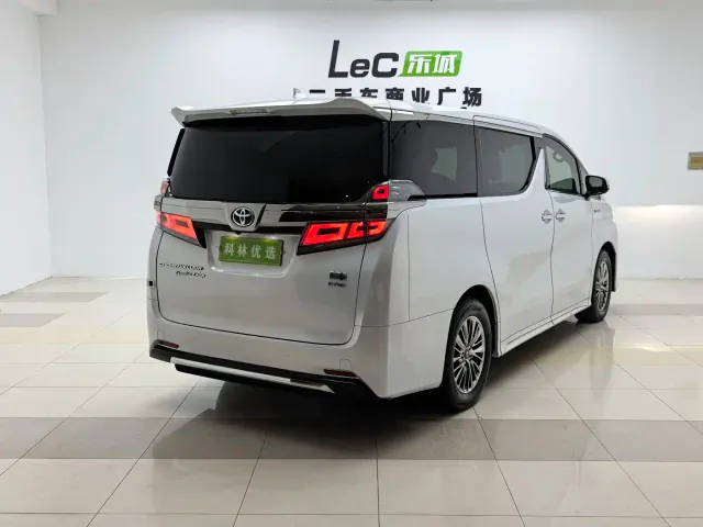 Toyota Vellfire — Фото автомобиля 6