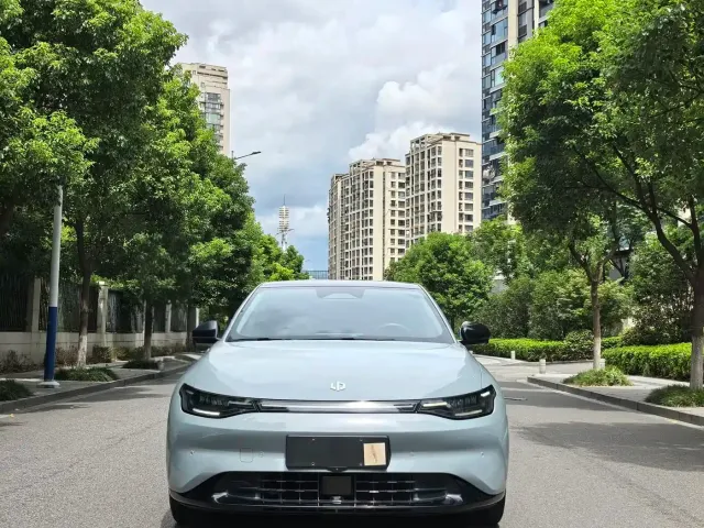 Leapmotor C01 — Фото автомобиля 2