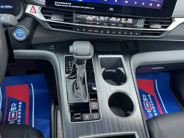 Toyota Sienna — Фото автомобиля 8