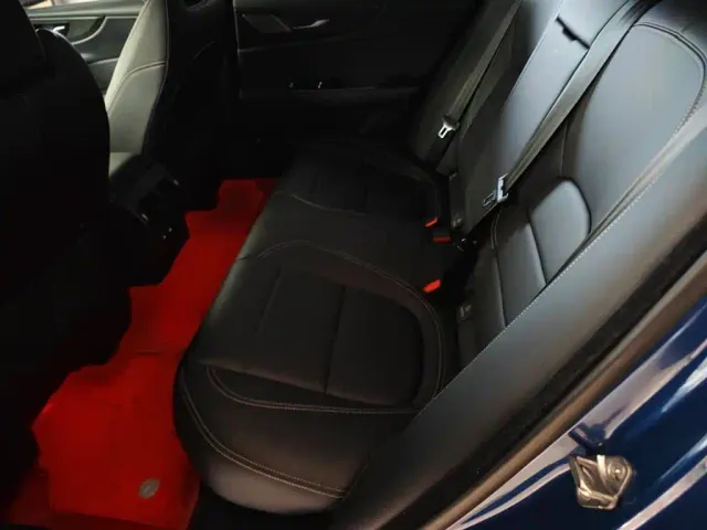 Jaguar XEL — Фото автомобиля 16