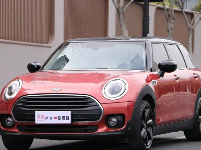 Фотография автомобиля — MINI Clubman