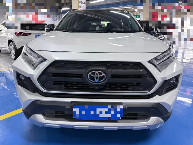 Toyota RAV4 — Фото автомобиля 2
