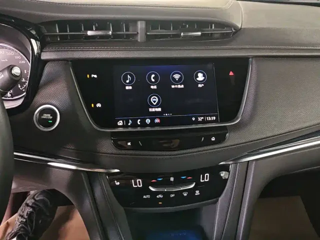 Cadillac XT5 — Фото автомобиля 12