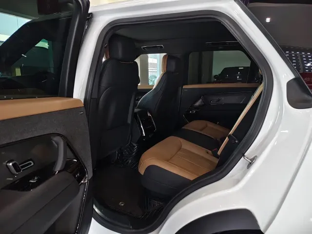 Land Rover Range Rover Sport — Фото автомобиля 11