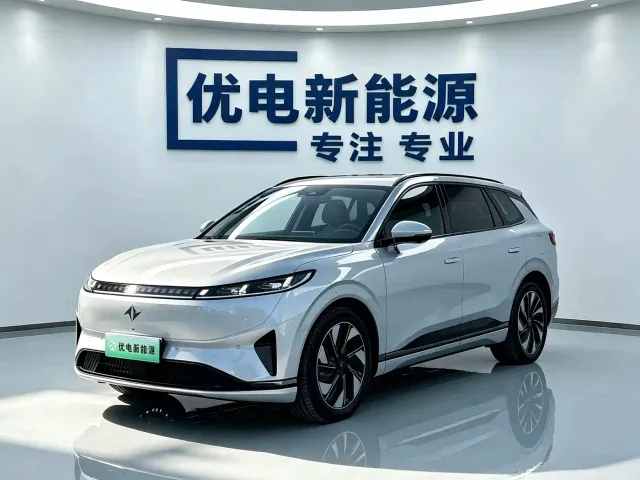 Фотография автомобиля — Dongfeng eπ 008