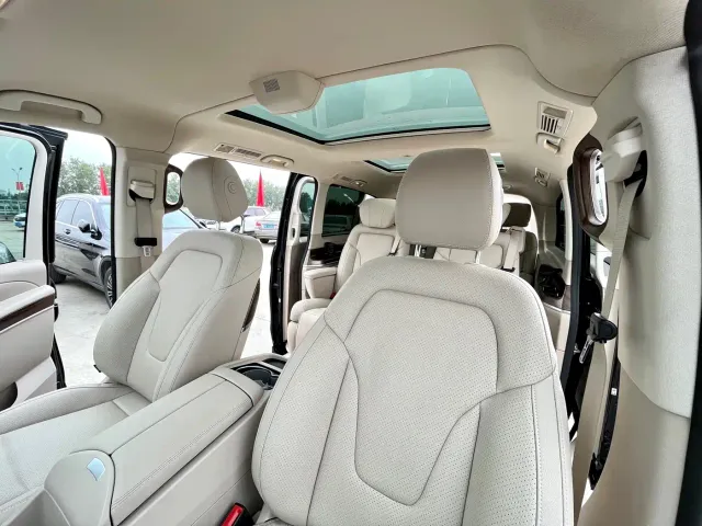 Mercedes-Benz V-Class — Фото автомобиля 10
