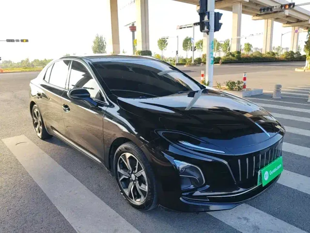 Hongqi E-QM5 — Фото автомобиля 3