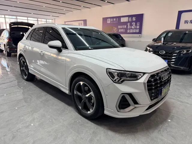 Audi Q3 — Фото автомобиля 3