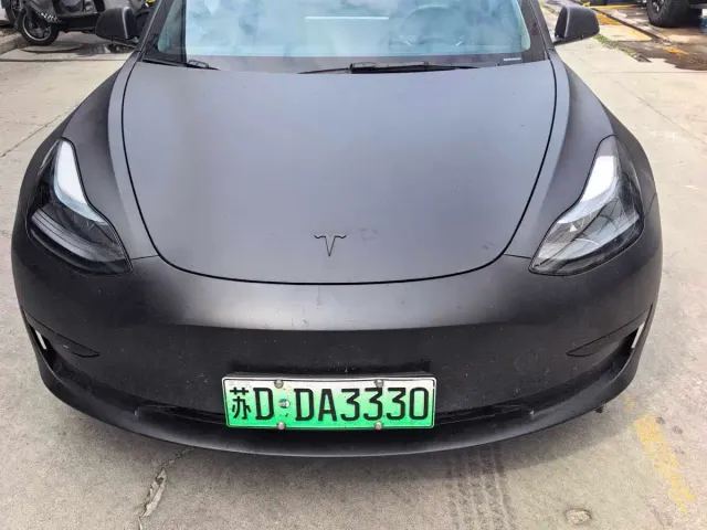 Tesla Model 3 — Фото автомобиля 6
