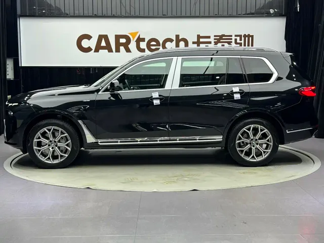 BMW X7 — Фото автомобиля 3