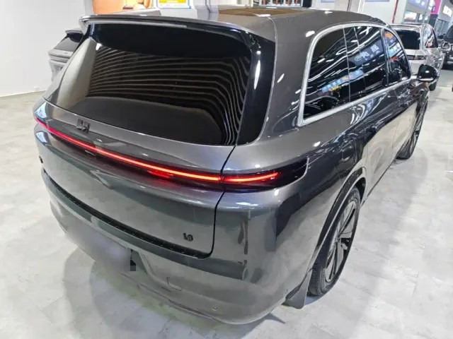 Li Auto L8 — Фото автомобиля 6