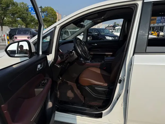 GAC Trumpchi M6 — Фото автомобиля 9