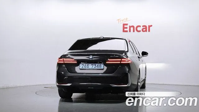 BMW i5 G60 — Фото автомобиля 4