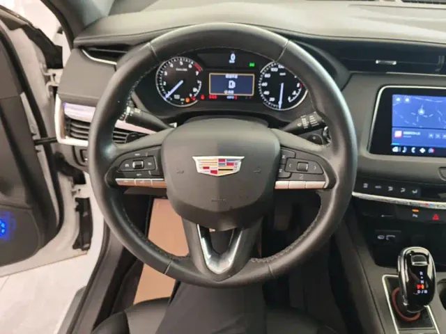 Cadillac XT4 — Фото автомобиля 10