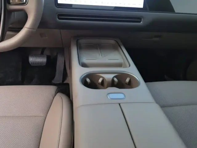 Li Auto i6 — Фото автомобиля 13