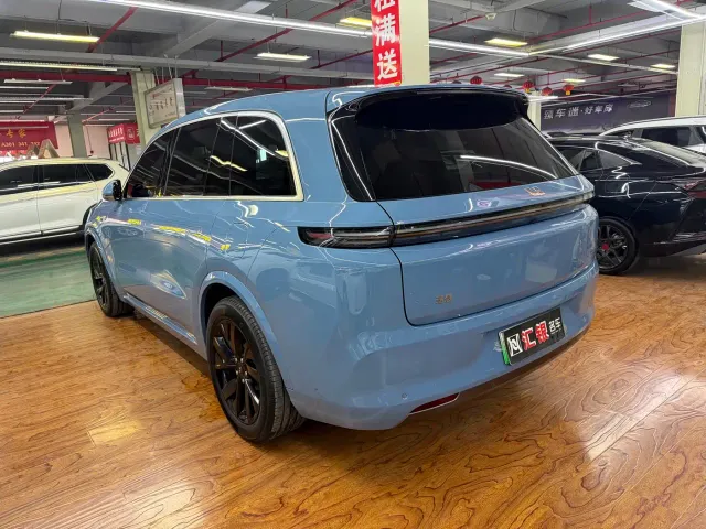 Li Auto L8 — Фото автомобиля 4