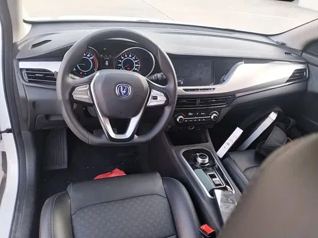 Changan Eado — Фото автомобиля 9