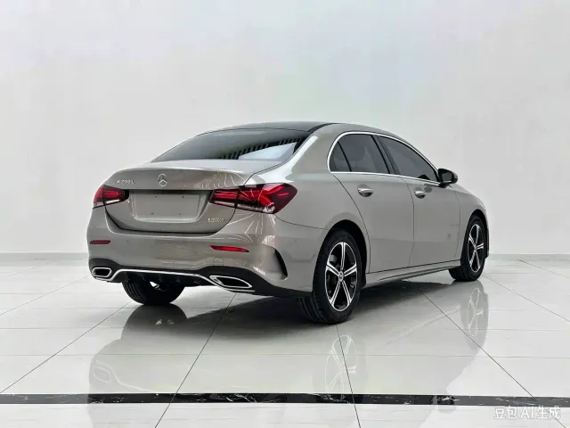 Mercedes-Benz A-Class — Фото автомобиля 3