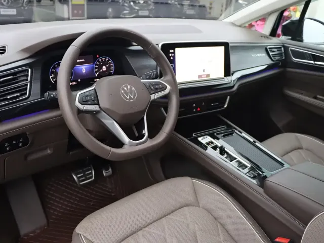 Volkswagen Viloran 2023 Facelift 380TSI Premium Edition — Фото автомобиля 6