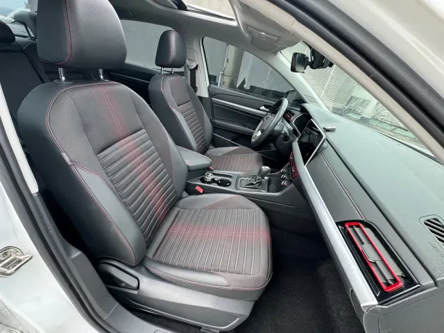 Volkswagen Lavida — Фото автомобиля 10