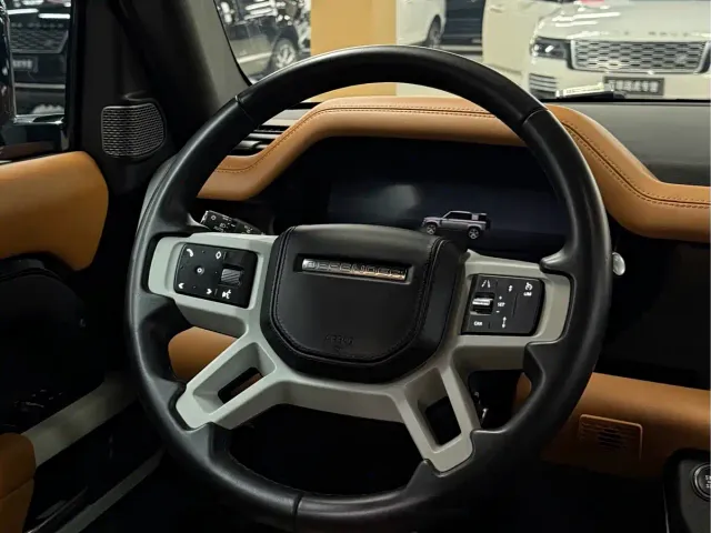 Land Rover Defender — Фото автомобиля 13