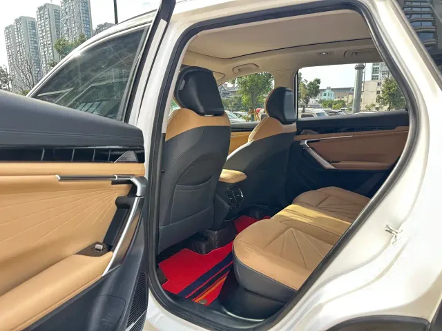 Geely Boyue L — Фото автомобиля 9