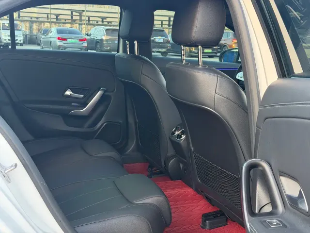 Mercedes-Benz A-Class — Фото автомобиля 13