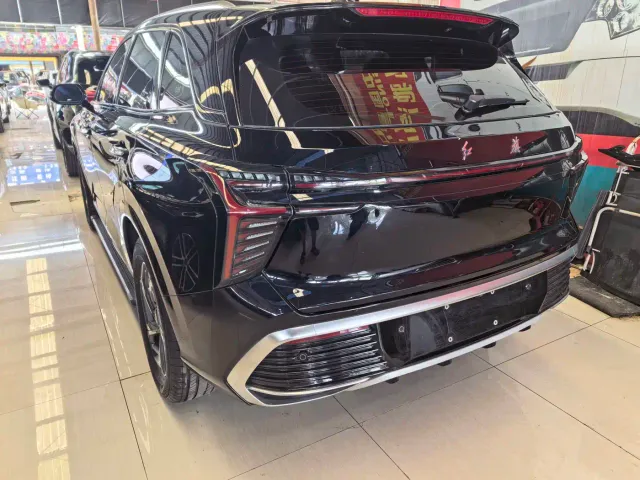 Hongqi HS3 — Фото автомобиля 11