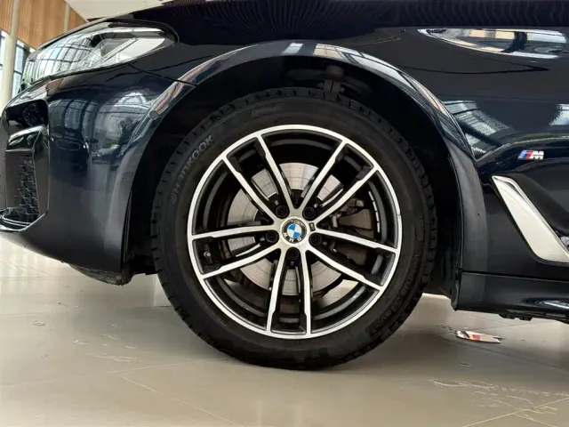 BMW 5 Series — Фото автомобиля 11